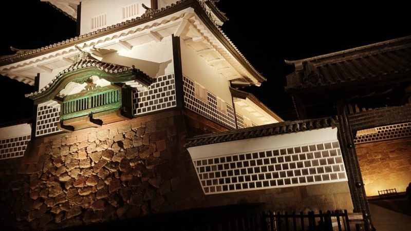 金沢城のライトアップです